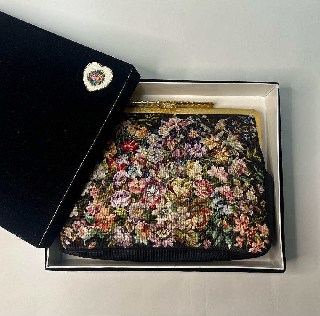 新品未使用　プチポアン刺繍　パーティーバック　フラワー2