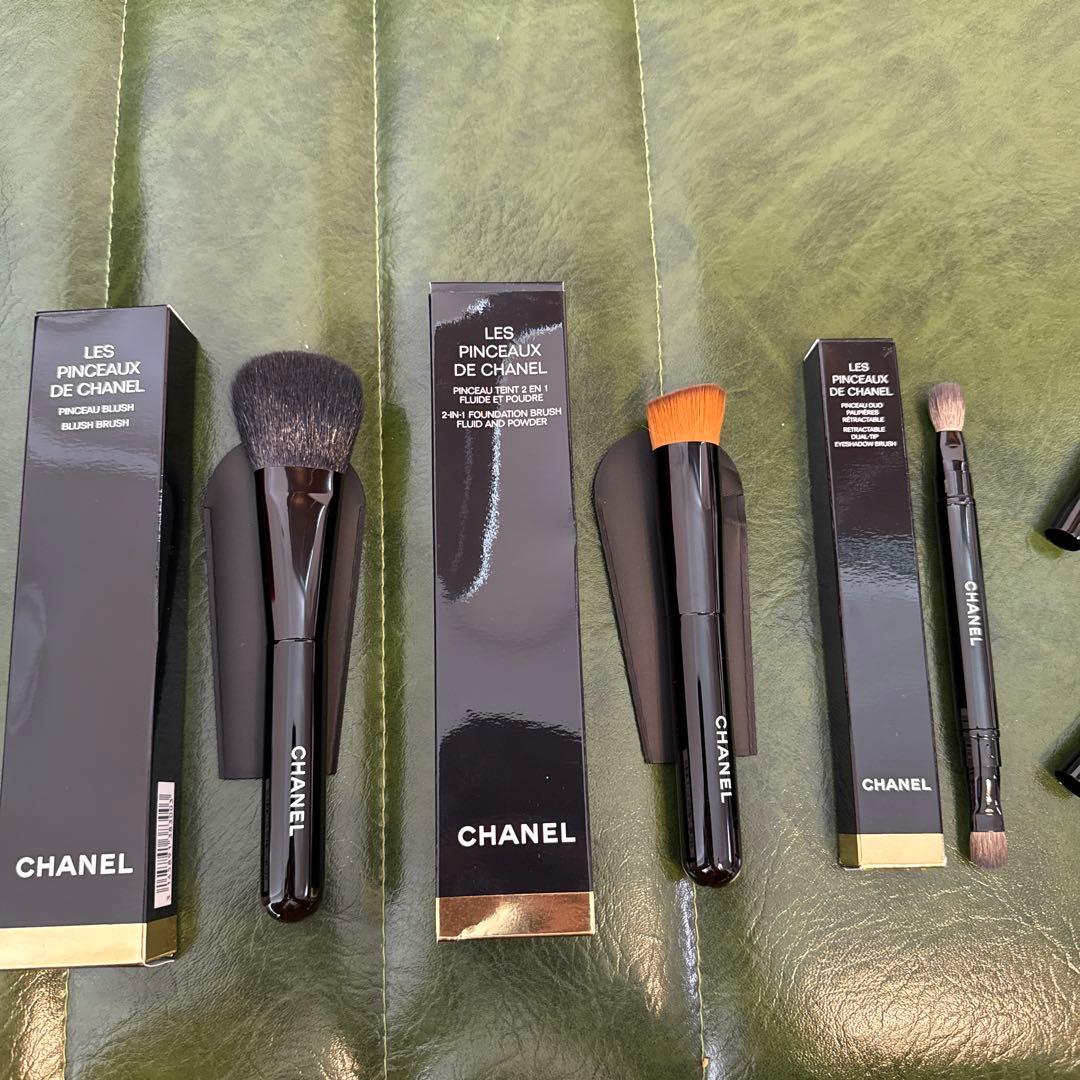 CHANEL レ パンソー ドゥ シャネル　ポーチ&メイクブラシセット