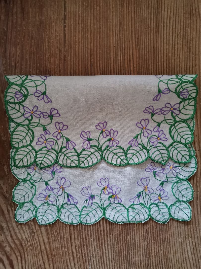 アンティーク/ヴィンテージ フランス 菫の葉と花のカットワーク刺繍