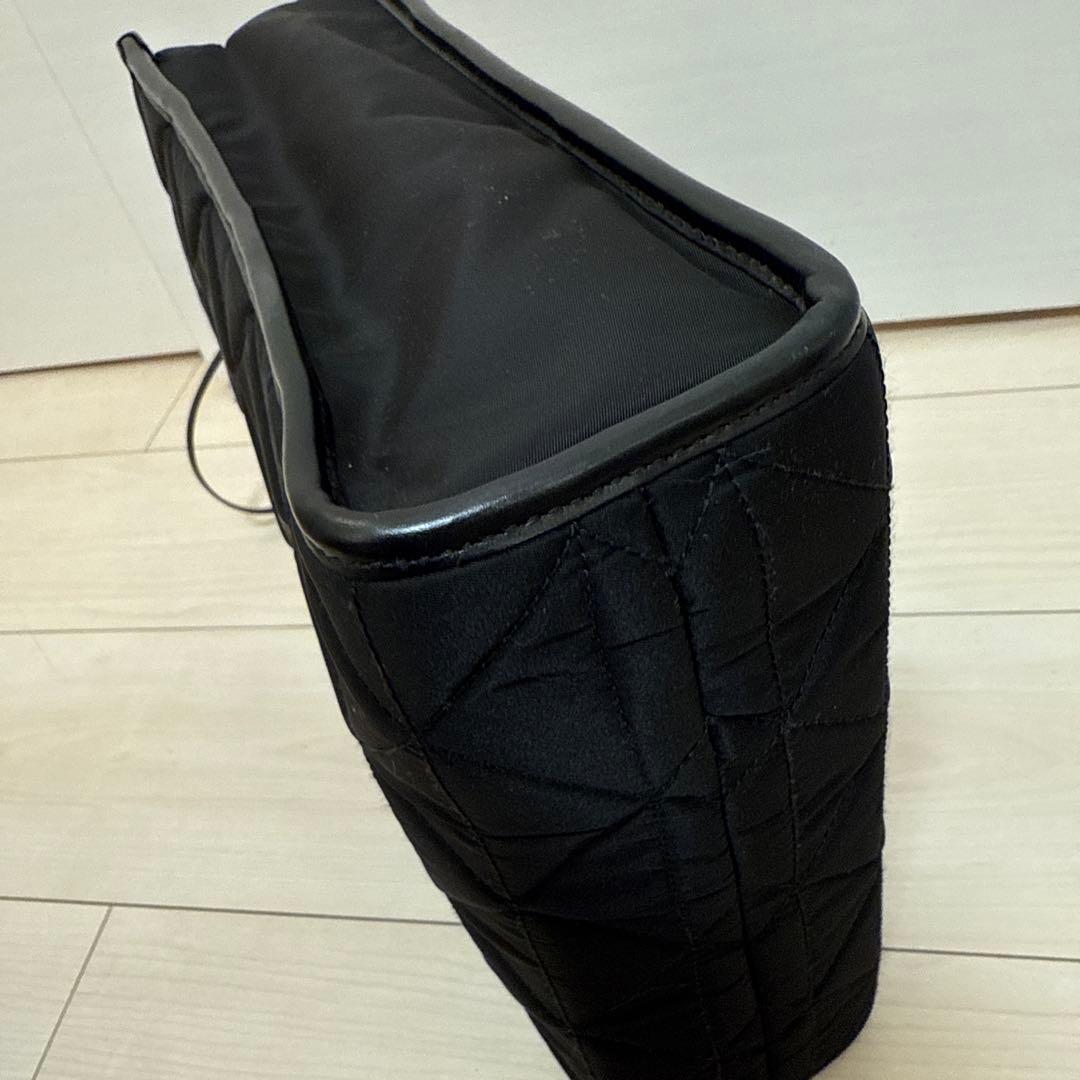 PRADA ブラック キルティング ハンドバッグ
