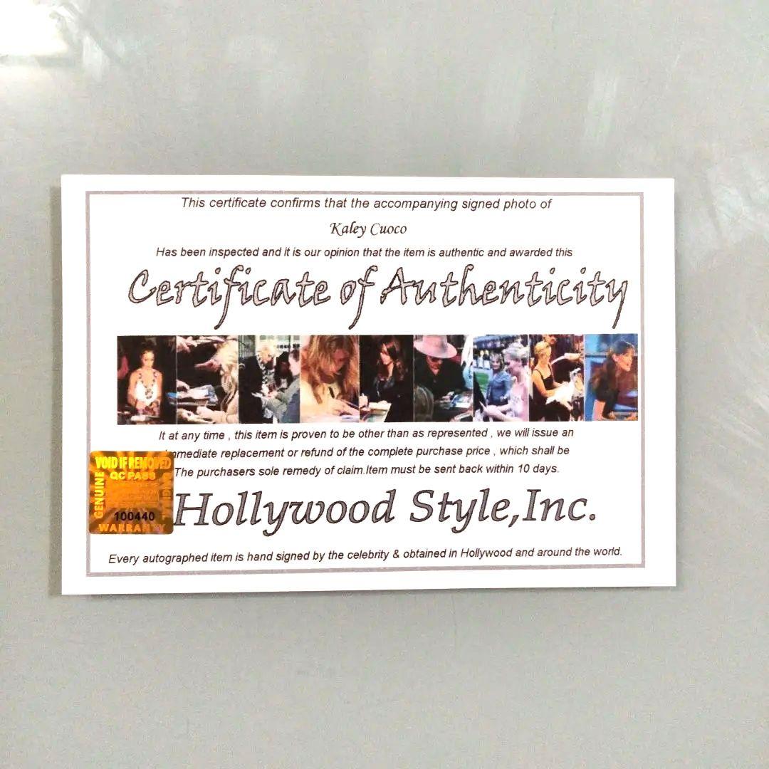 ケイリー・クオコ直筆サイン入り写真…フライトアテンダント…