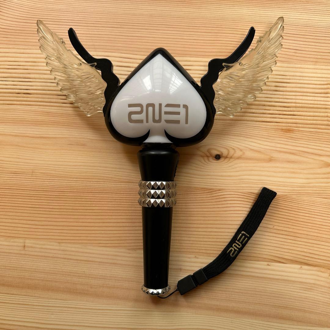 2NE1 ペンライト ハート型 翼付き