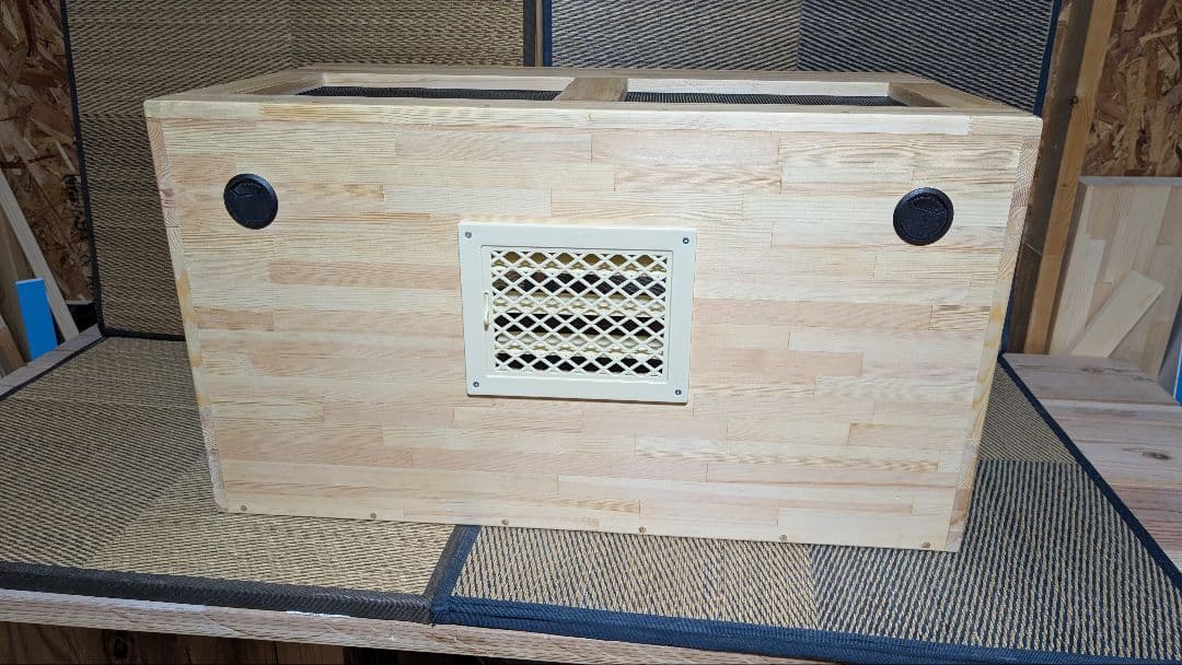 アルミサッシ仕様。赤松集成材18ミリ900×500×500蜜蝋オイル仕上げ