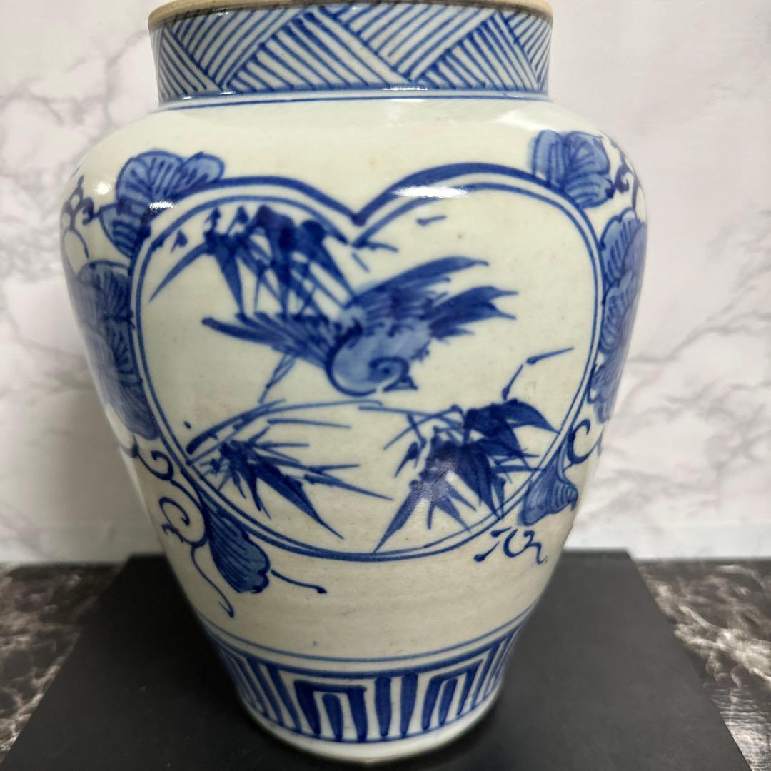 古伊万里、染付、松鶴、竹雀、梅鶯、窓絵　箱付き。沈香壺。完品。