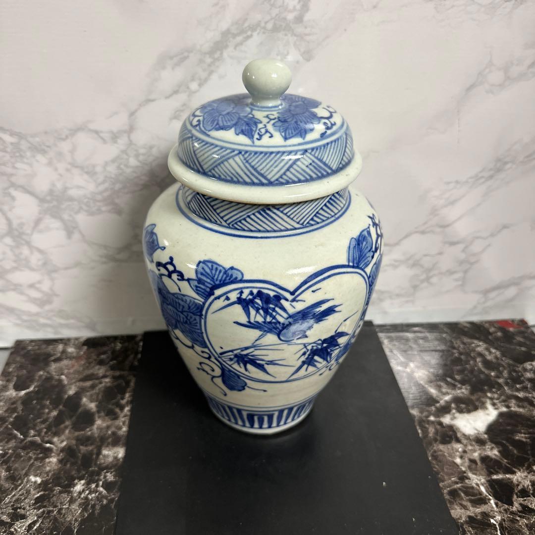 古伊万里、染付、松鶴、竹雀、梅鶯、窓絵　箱付き。沈香壺。完品。