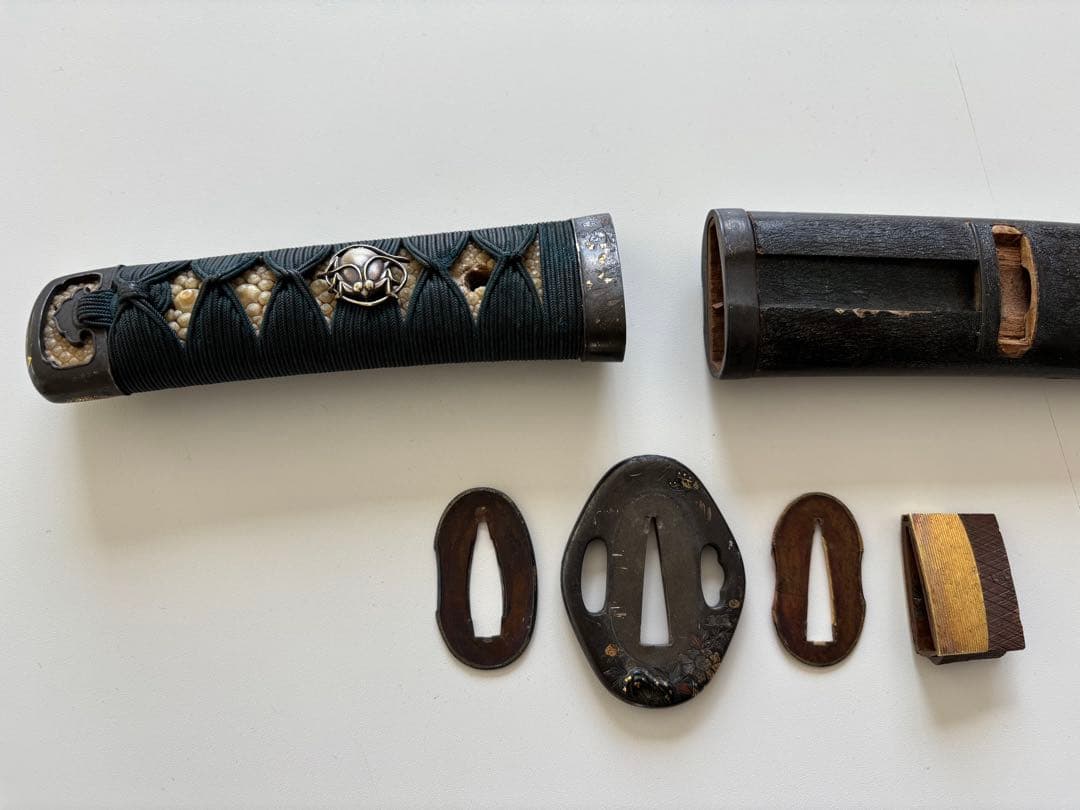 短刀用　刀装具(柄、鍔、切羽、巾木、鞘)