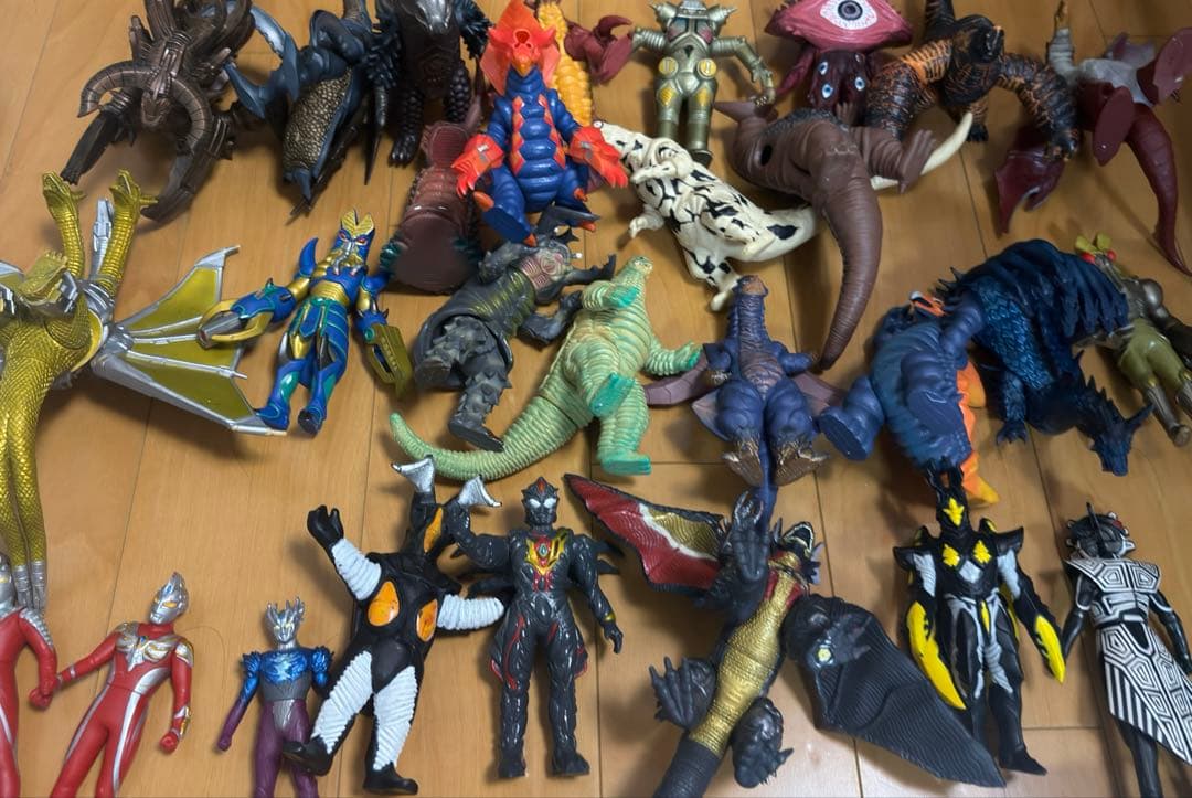 ウルトラマン　特撮フィギュア　ジャンク　大量まとめ売り　28体　レア品あり