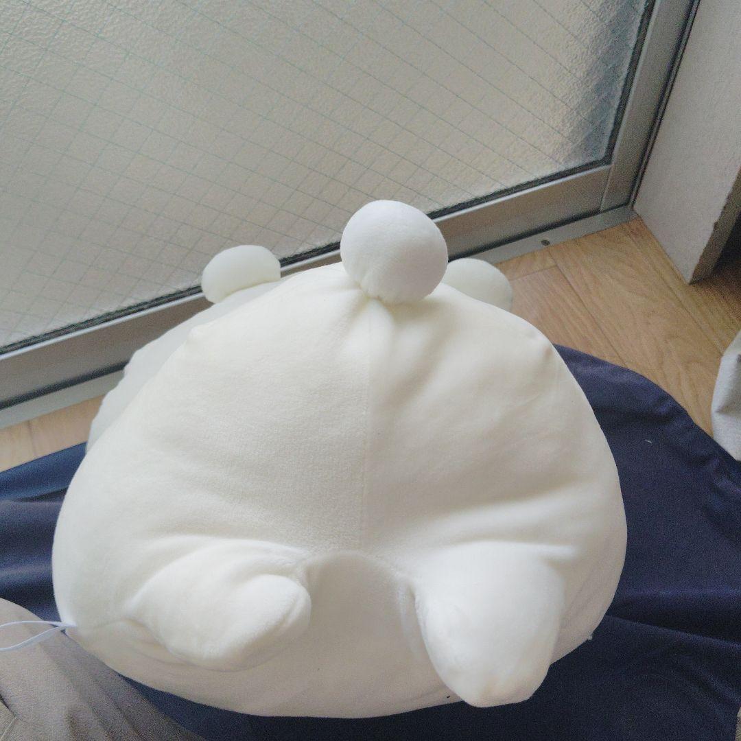 ちいかわのかわいい顔の丸型クッション