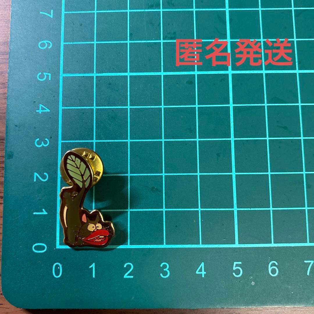 赤塚不二夫展 ウナギイヌ ピンバッジ - メルカリ