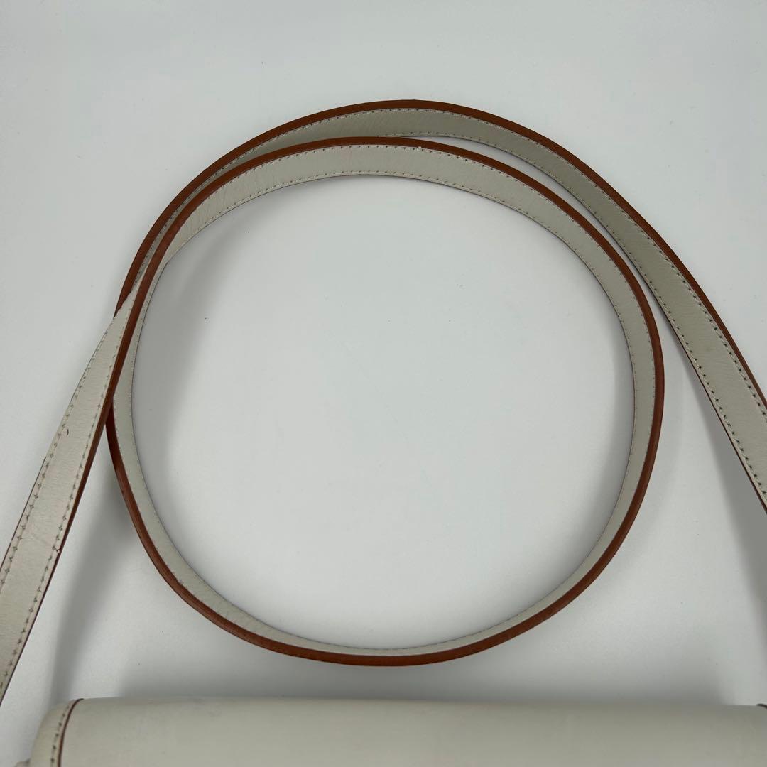 BURBERRYバーバリーホワイトショルダーバッグ