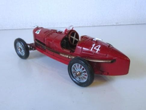 Mebe Toys (1/24) アルファロメオ Grand Prix P2