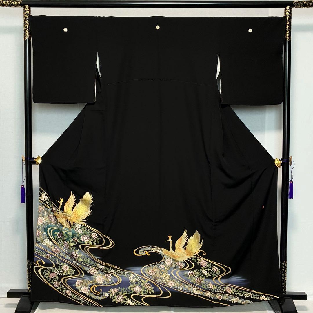 D158 黒留袖 孔雀 金駒刺繍 正絹 着物 袷 極美品 - メルカリ