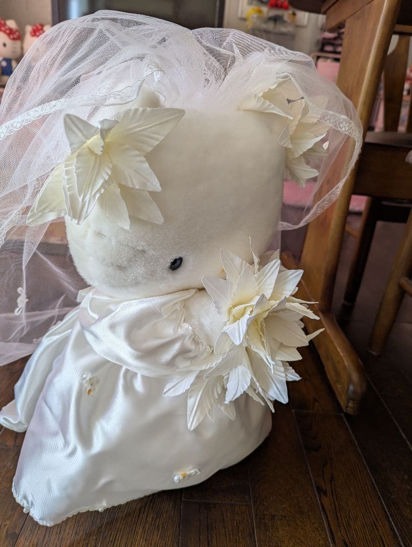 ハローキティウェディングドール　ハローキティルームシューズ　Lucky