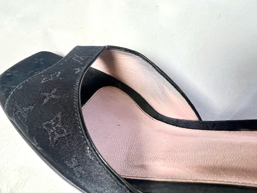 LOUIS VUITTON　ブラックモノグラム　オープントゥミュール　サンダル