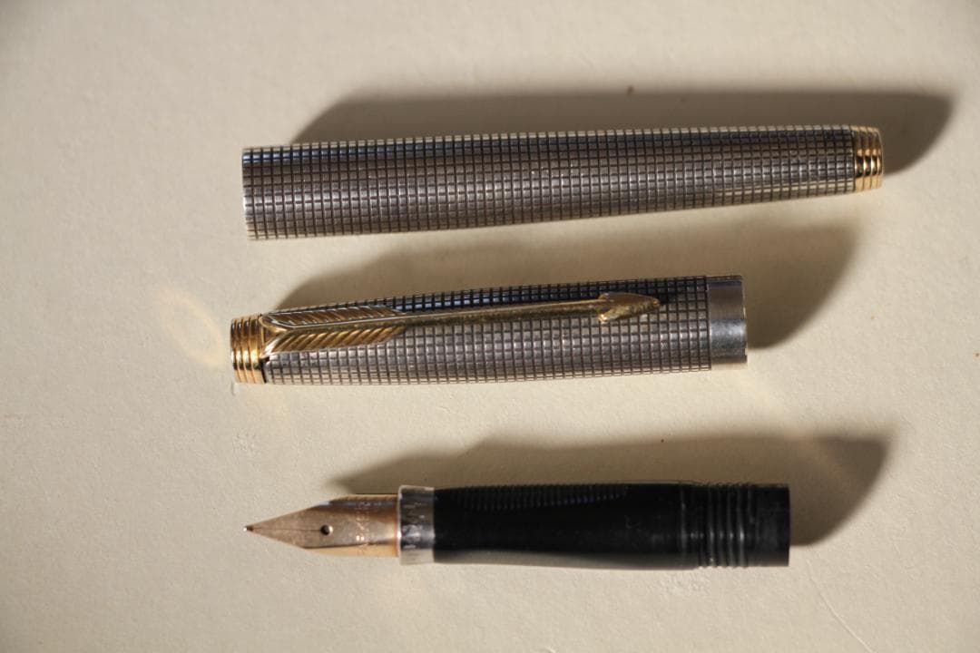 パーカー 万年筆　ペン先14K　 USA製 　字幅細字F　カートリッジ２本付属