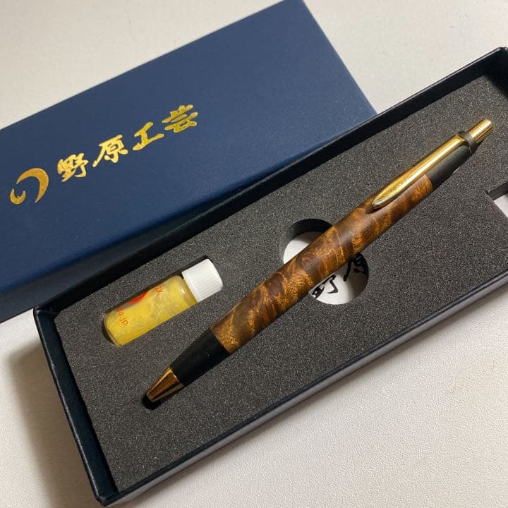 ♦︎レッドブル♦︎ ダニエル・リカルド 2018 1/2スケールミニヘルメット