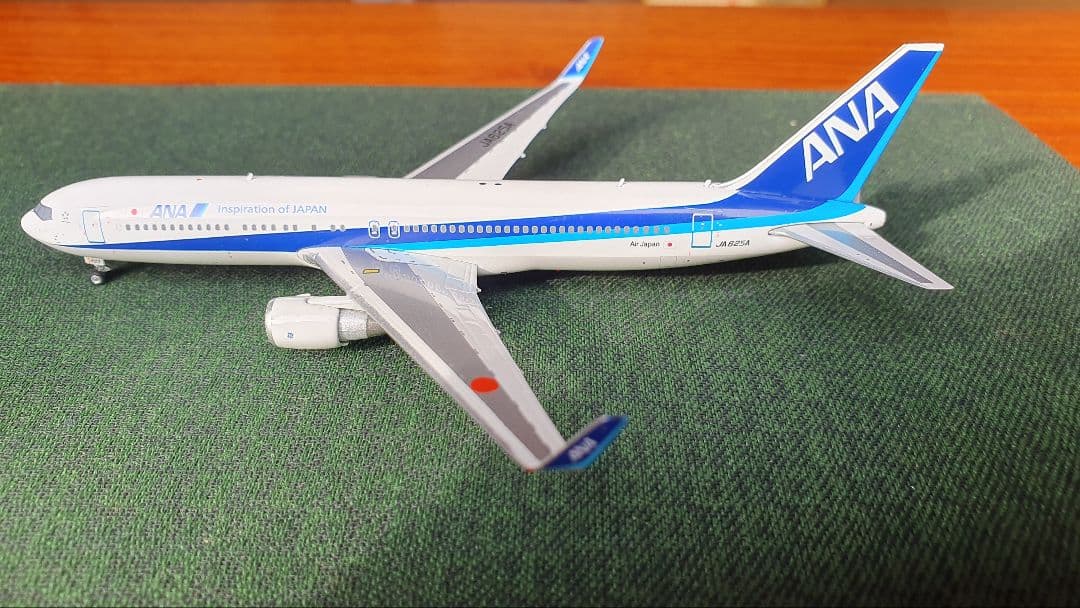 Phoenix 1:400 ANA B767-300ER WL装備 - メルカリ