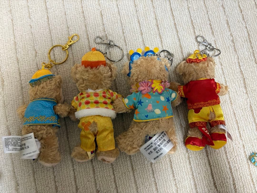 海外ディズニー限定　ダッフィー　ぬいぐるみキーホルダー