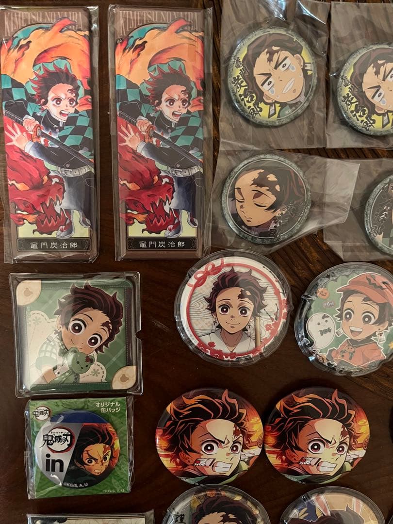 鬼滅の刃 竈門炭治郎 缶バッジ 鬼滅の刃 原画展 原作