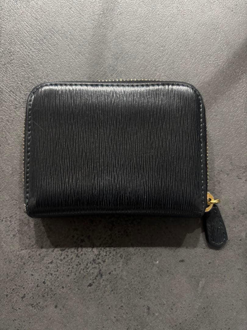 PRADA ブラックケース