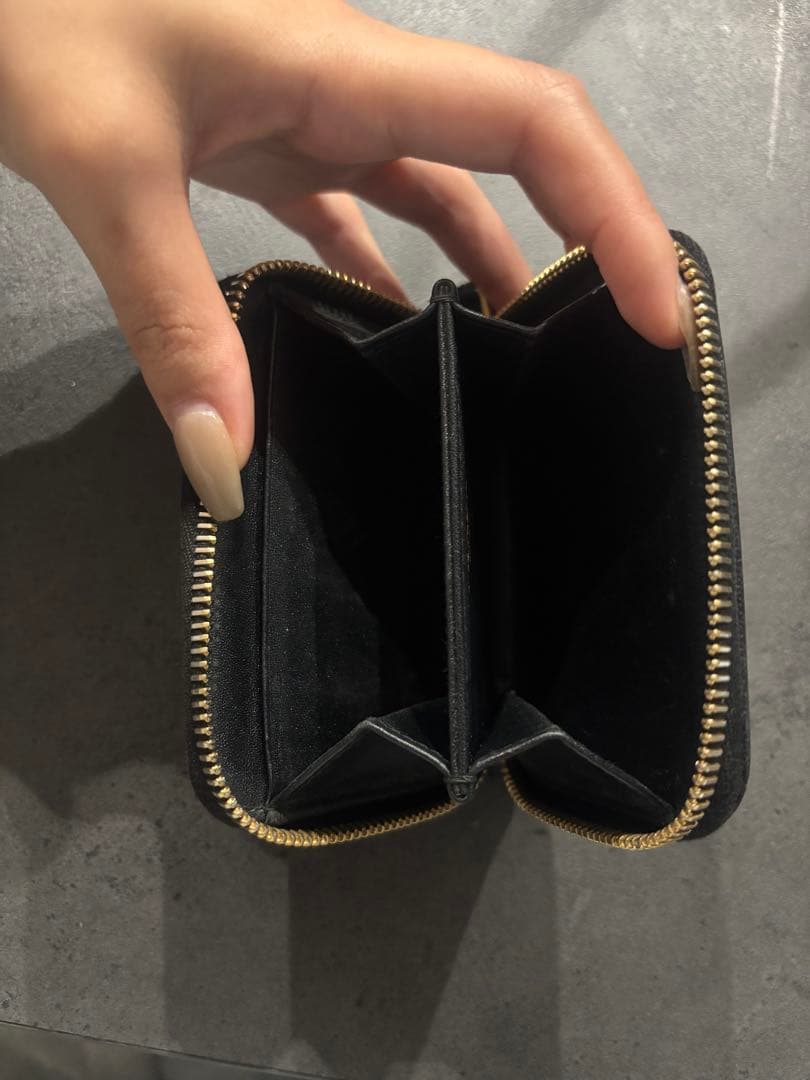 PRADA ブラックケース