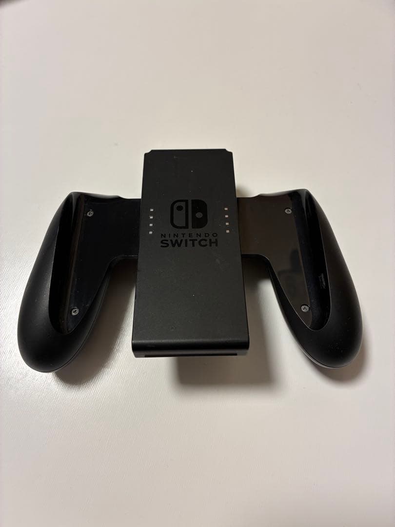 ✨【美品】✨　Nintendo Switch 本体　備品付　ケース付