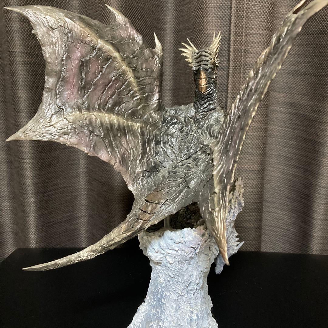 マ*リ様 クリエイターズモデル クシャルダオラ フィギュア 復刻版