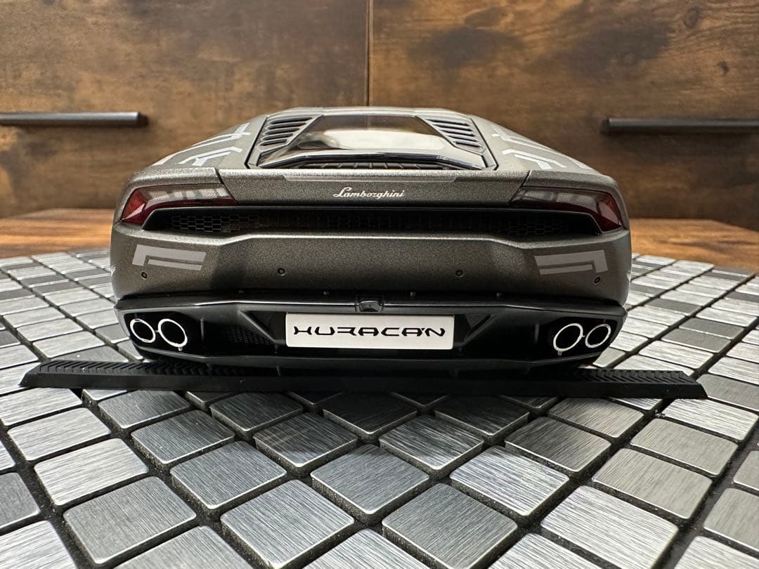 【カスタム】オートアート 1/ 18 ランボルギーニ ウラカン マットグレー