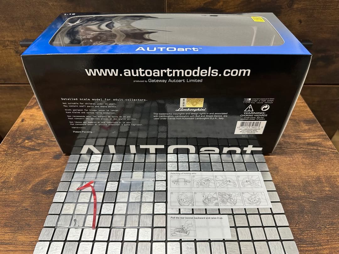 【カスタム】オートアート 1/ 18 ランボルギーニ ウラカン マットグレー