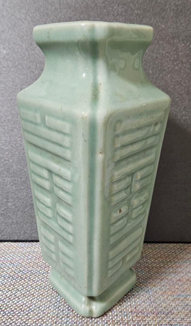 【時代古作品❗】青磁　算木文様　四方瓶 壺　花入れ　花生け　高さ 29.7cm