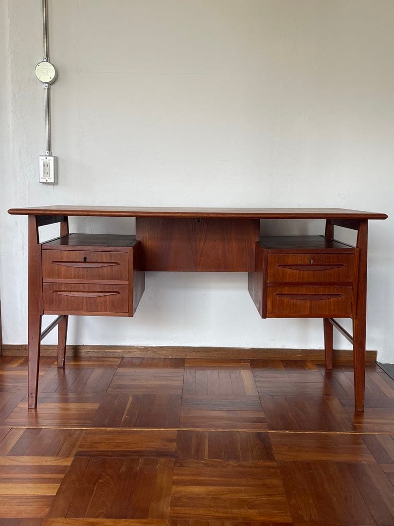 北欧 デンマーク ヴィンテージ チーク オイルフィニッシュ 両袖 デスク
