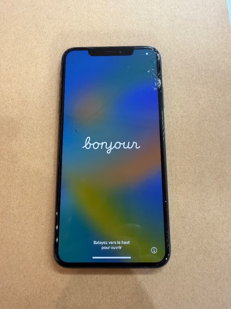 iPhone Xs Max ブラック 本体　SIMフリー