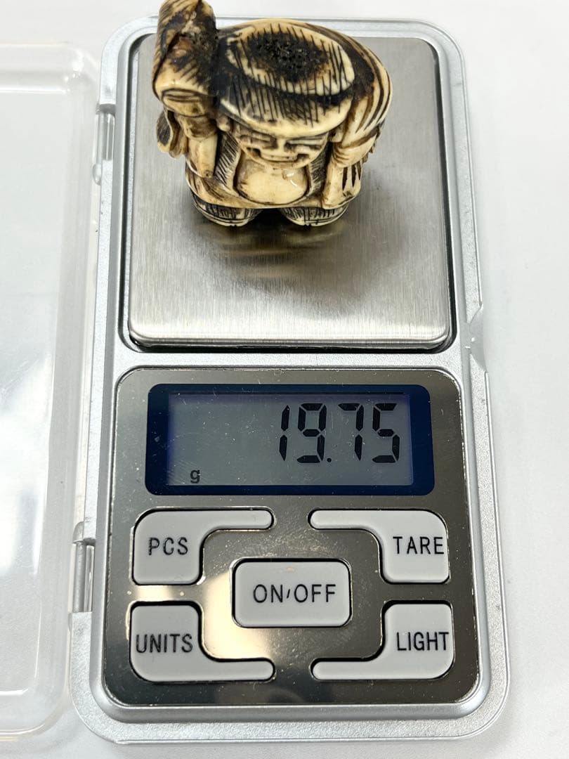 古道具】大黒天 根付 細密彫刻 19g