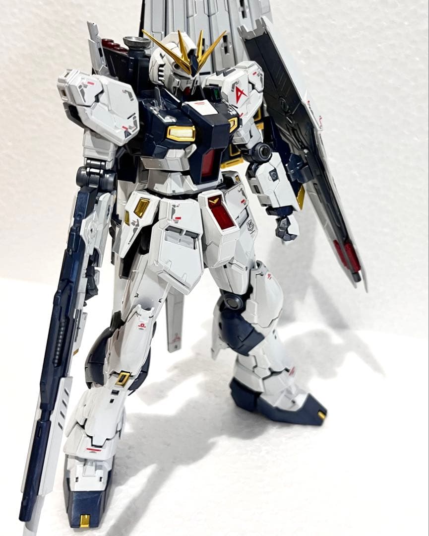 1/144 RG νガンダム チタニウムフィニッシュ 完成品