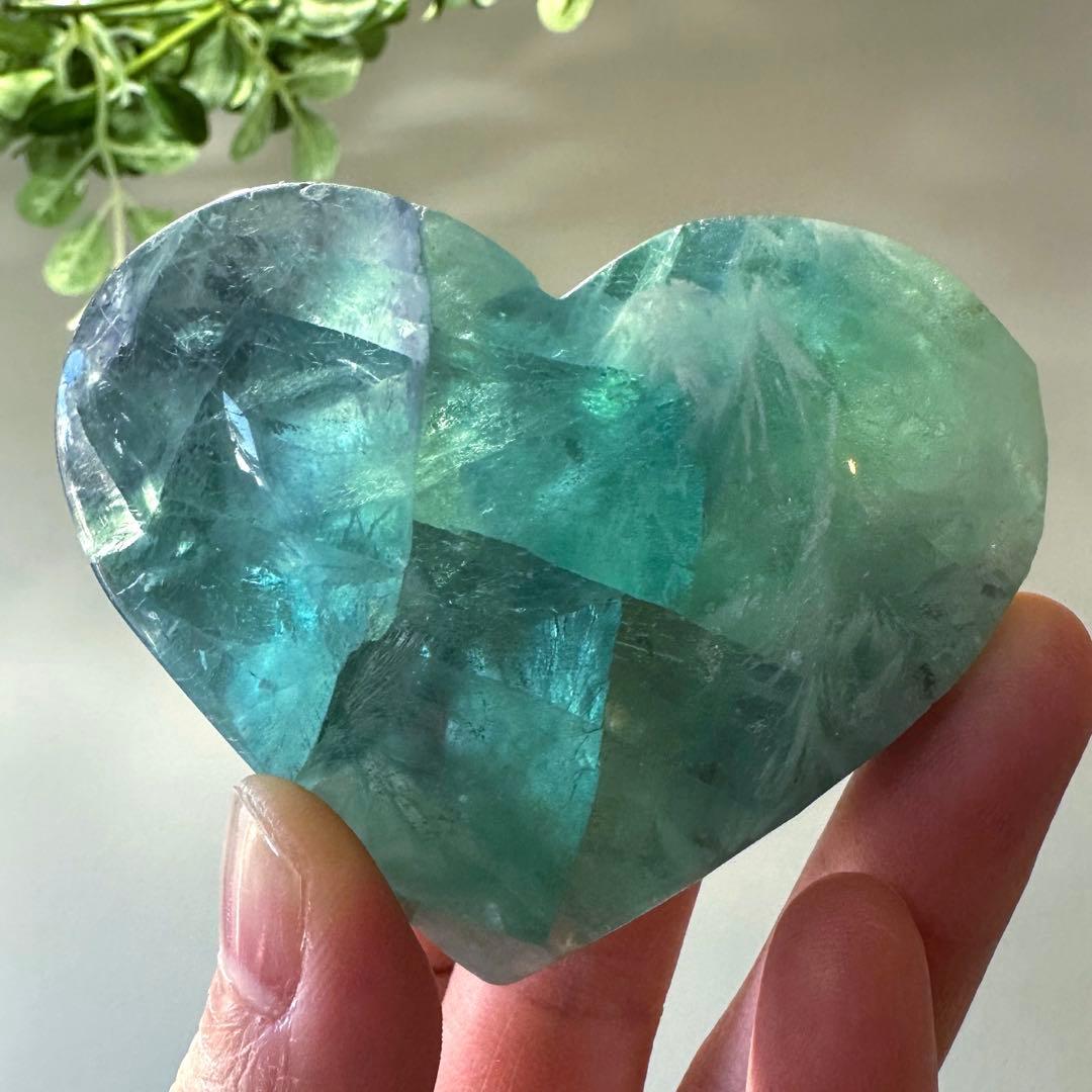 フェザーフローライト　ハート　7㎝　124.6g フローライト　マリンブルー