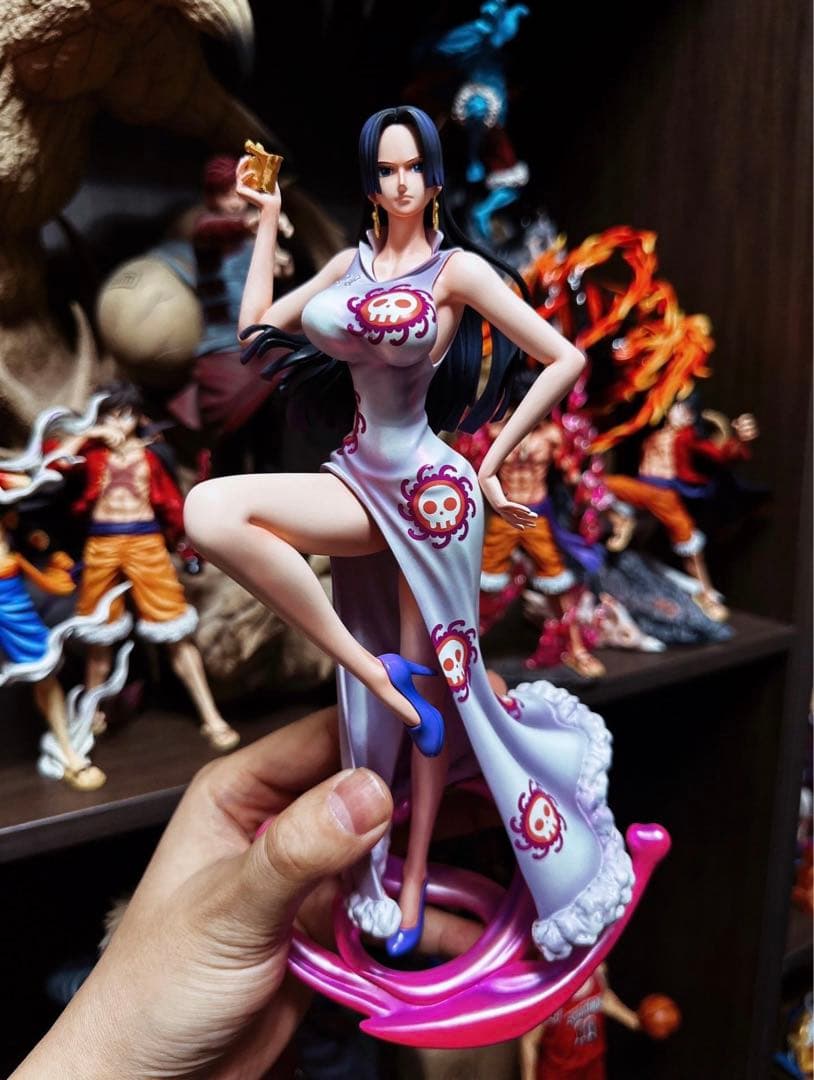 ワンピース ボア・ ハンコック 【戦損服】 ガレージキット フィギュア