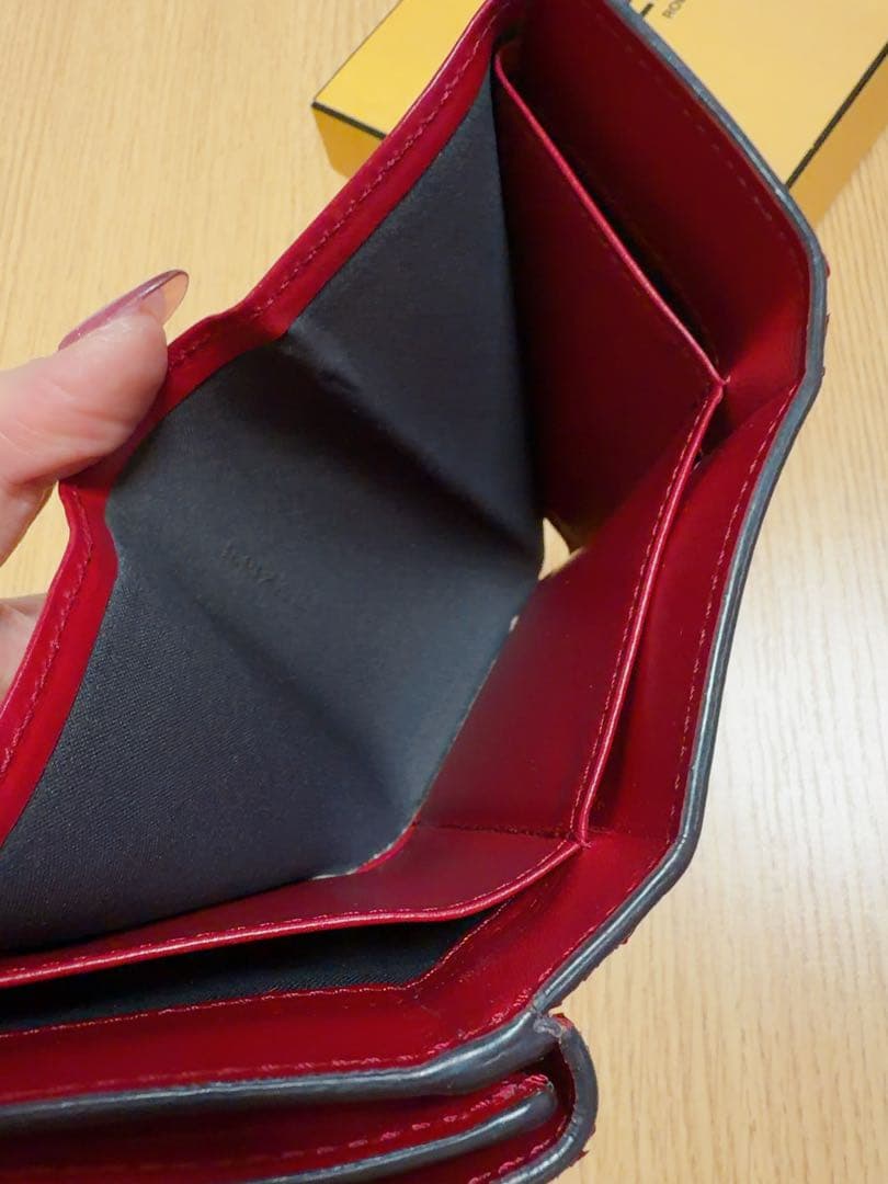 フェンディ 三つ折り財布 エフイズ FFロゴ エンボス レザー バイカラー