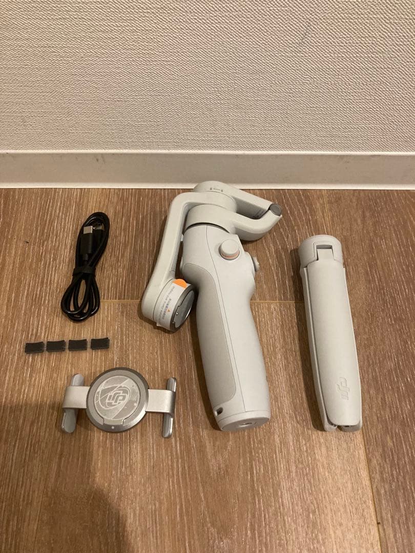 DJI Osmo Mobile 6 スマートフォンジンバル ホワイト専用ケース付 Osmo Mobile 6 ジンバル スタビライザー DJI Osmo Mobile 6スマホ