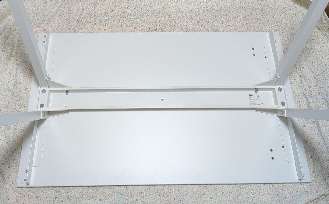 【送料込み】美品　IKEA デスク　トロッテン　幅120 × 奥行60×高さ75