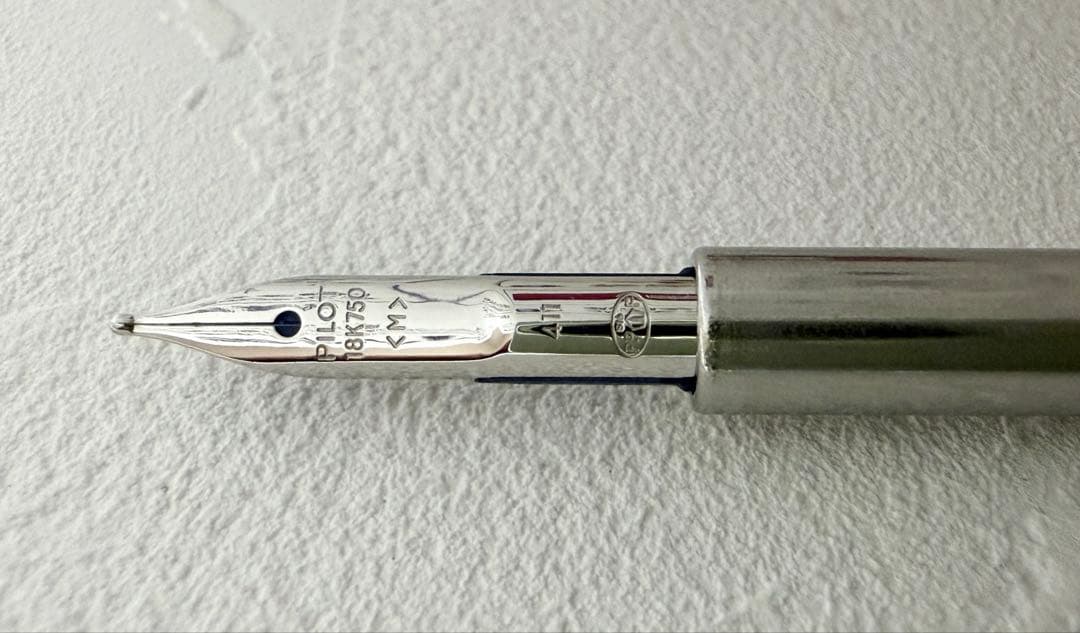 美品】洗浄済 パイロット キャップレス万年筆M 2011限定ピンク PILOT