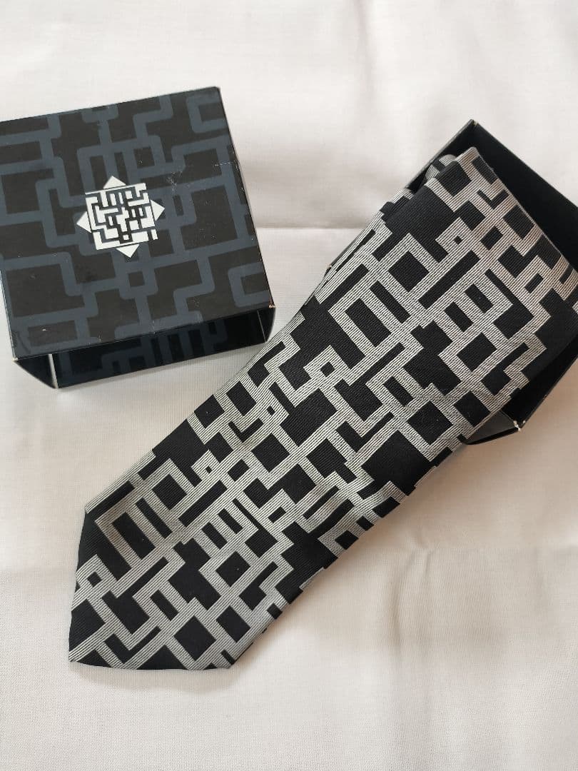 布袋寅泰 幾何学模様ネクタイ】ほぼ新品 ギタリズム ツアーグッズ