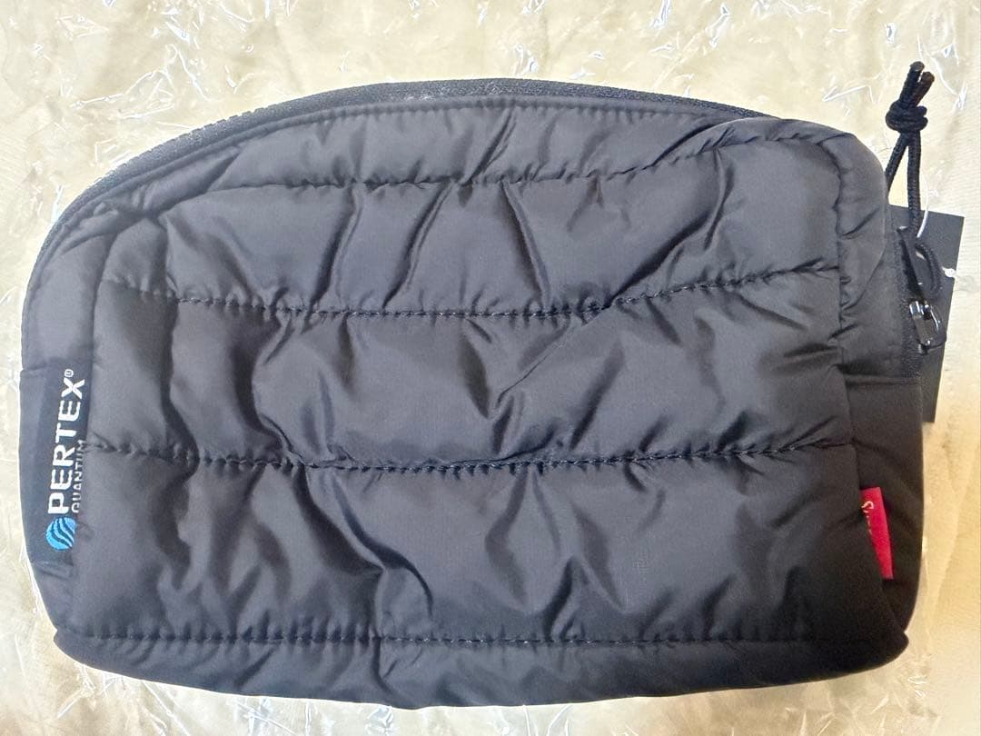supreme puffer pouch 黒