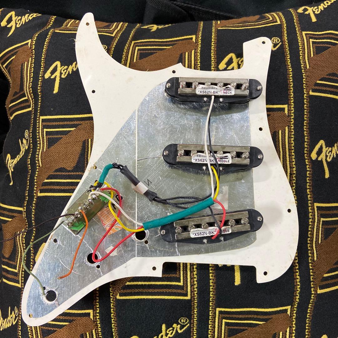 Entwistle XS62N ストラト用ピックアップ、ピックガード、セレクター