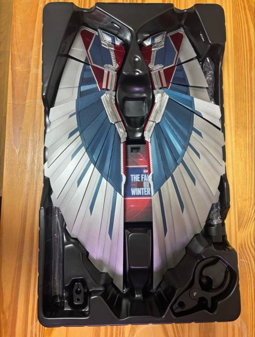 ホットトイズ キャプテン・アメリカ ファルコン&ウィンターソルジャー サム