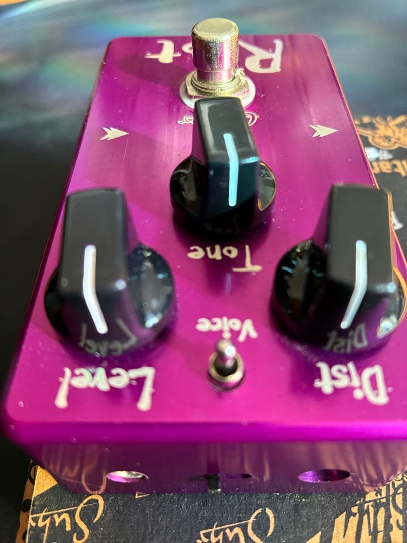 Suhr Riot ハイゲインディストーションペダル