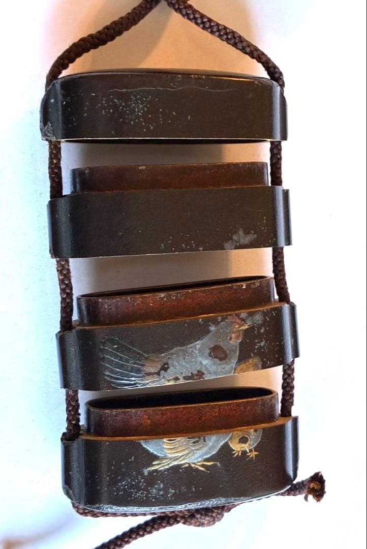 時代鷄蒔絵印籠　在銘