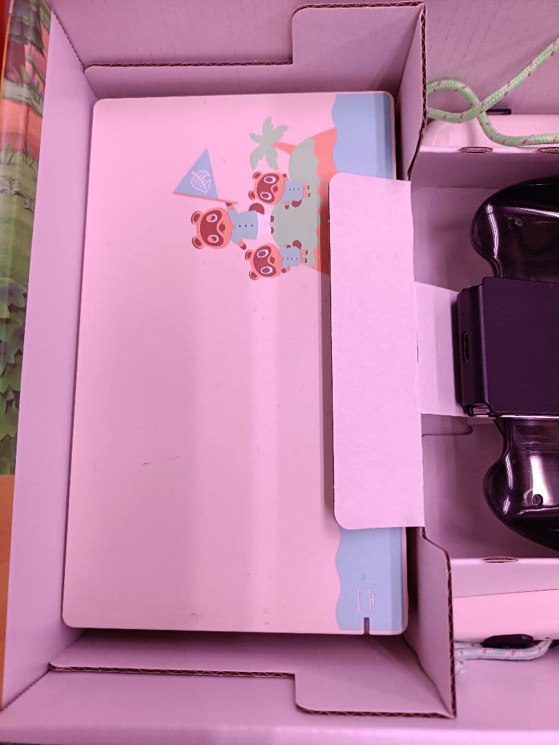 あつまれ どうぶつの森デザインのNintendo Switch本体