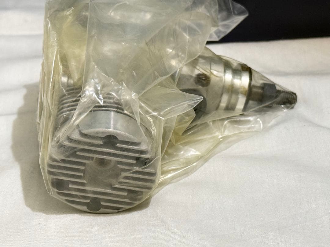 未使用☆O.S. MAX61VPラジコン飛行機エンジン＆KATOプロペラセット