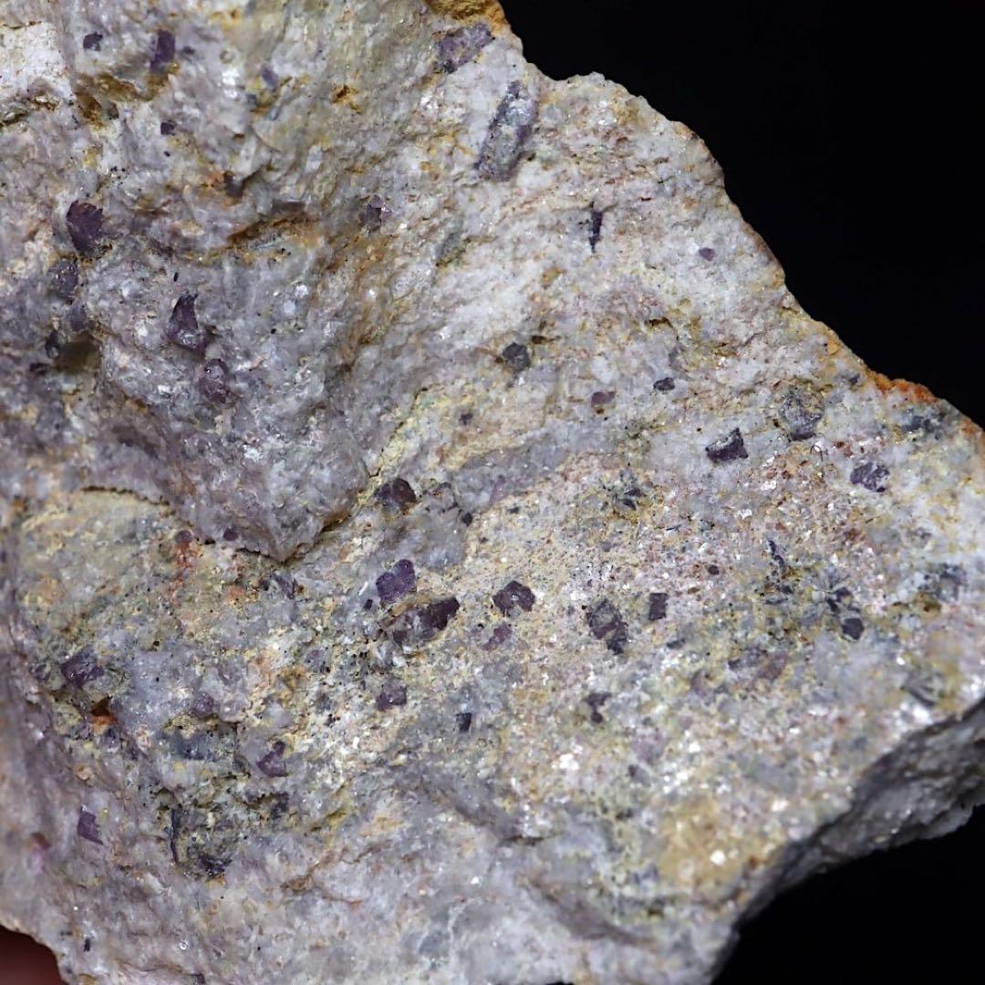 カリフォルア産 コランダム ルビー 原石 399.5g CRD100 鉱物天然石