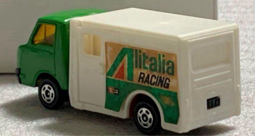 トミカ いすゞ エルフ FF マイパック ウォークスルーバン